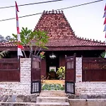Joglo House In Central Bogor By Penggemarlawas