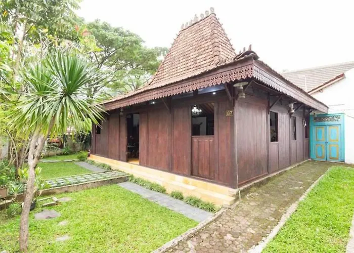 Joglo House In Central Bogor By Penggemarlawas