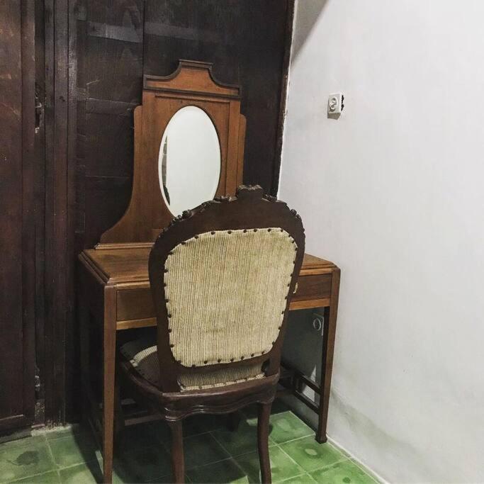 Rumah liburan Joglo House In By Penggemarlawas Bogor