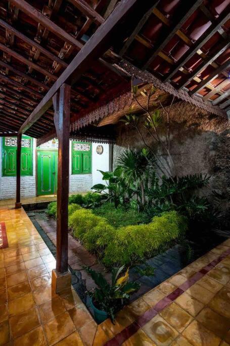 Rumah liburan Joglo House In By Penggemarlawas