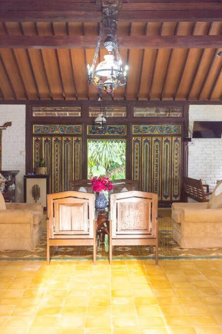 Joglo House In By Penggemarlawas