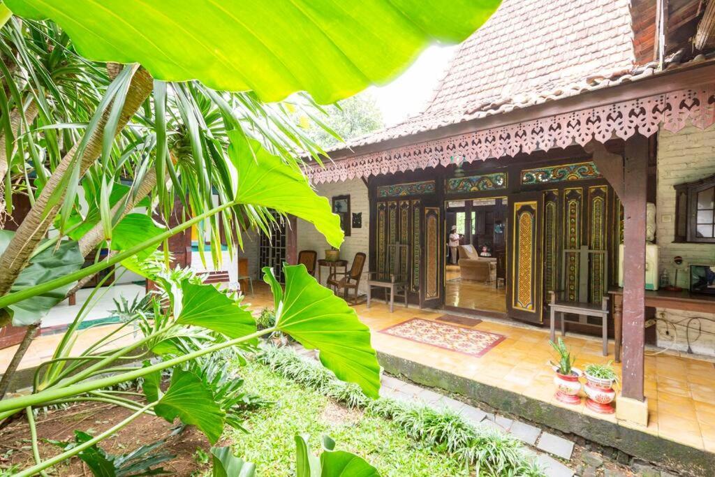 Joglo House In By Penggemarlawas
