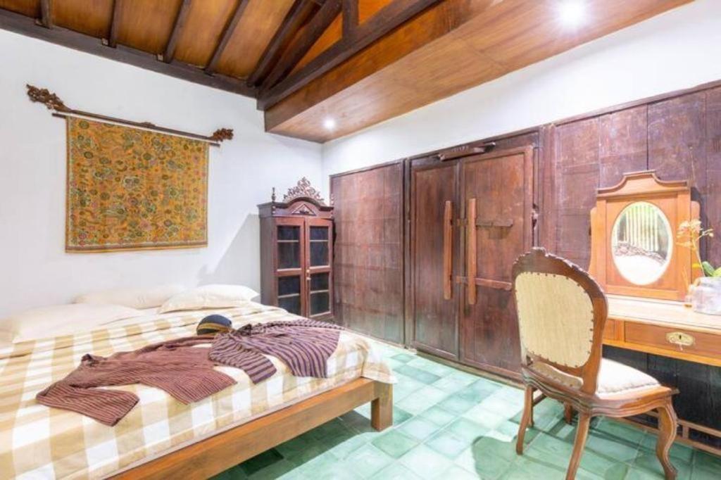Joglo House In By Penggemarlawas Rumah liburan *
