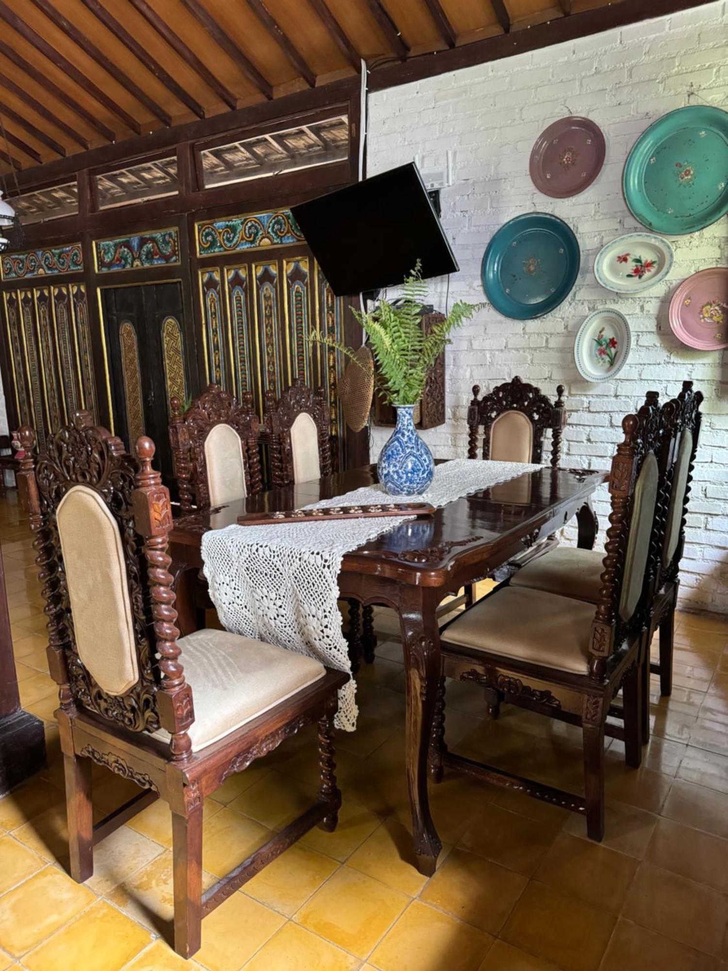 Rumah liburan Joglo House In By Penggemarlawas Bogor
